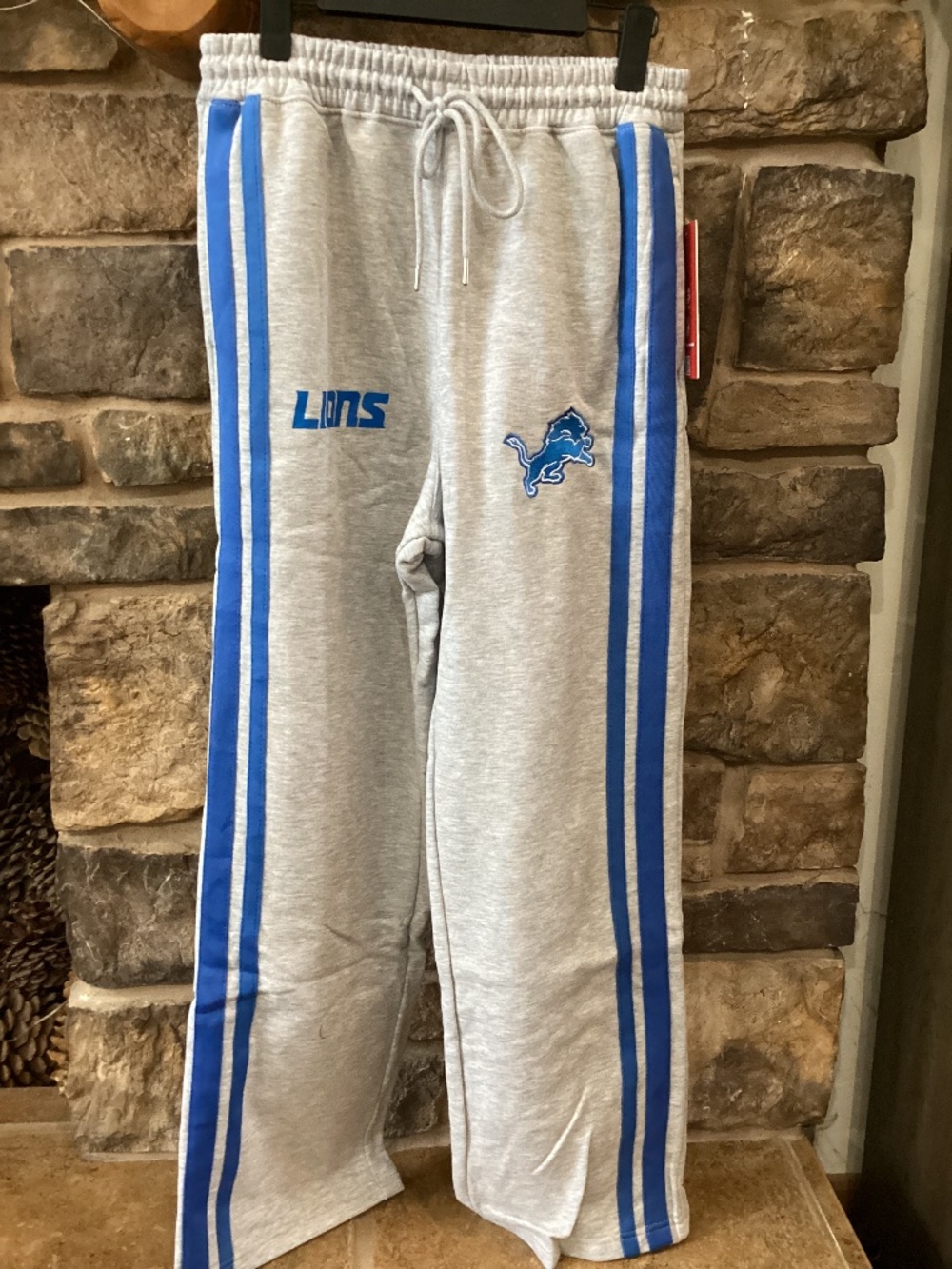 NFL Detroit Lions Mens Sweatpants Small Gray Ultra Game Football Striping NWT